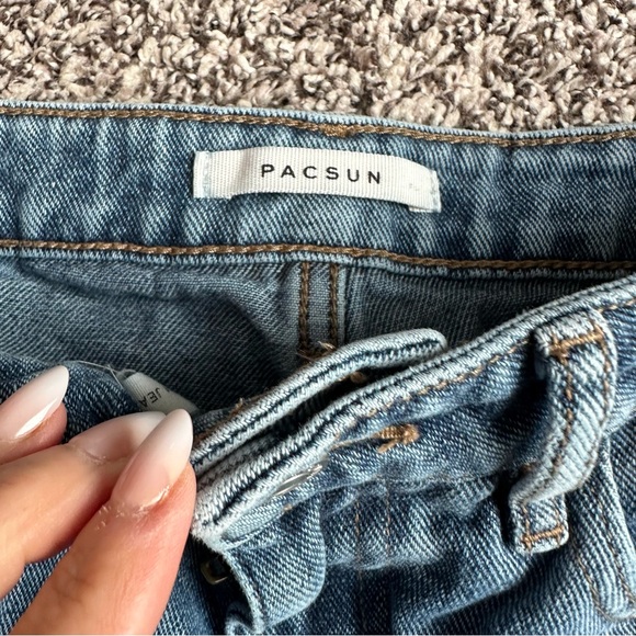 PacSun High Rise Mom Jeans - Picture 2 of 6